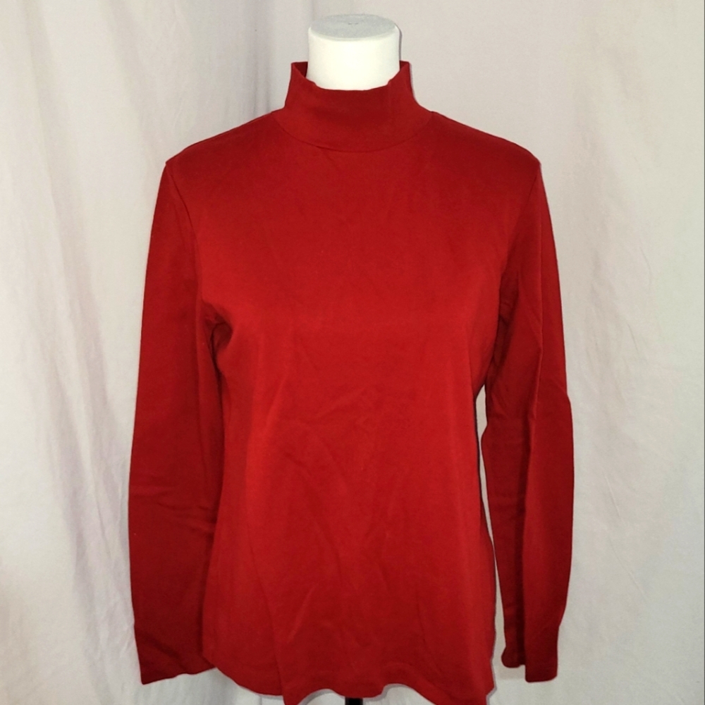 🦜🦜3/$25. CROFT& BARROW M Red Turtleneck